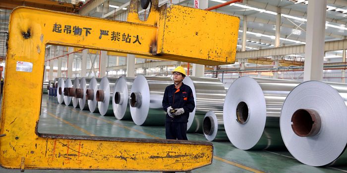 中国11月份规模以上工业增加值同比增长2.2%，大幅低于前值和预期