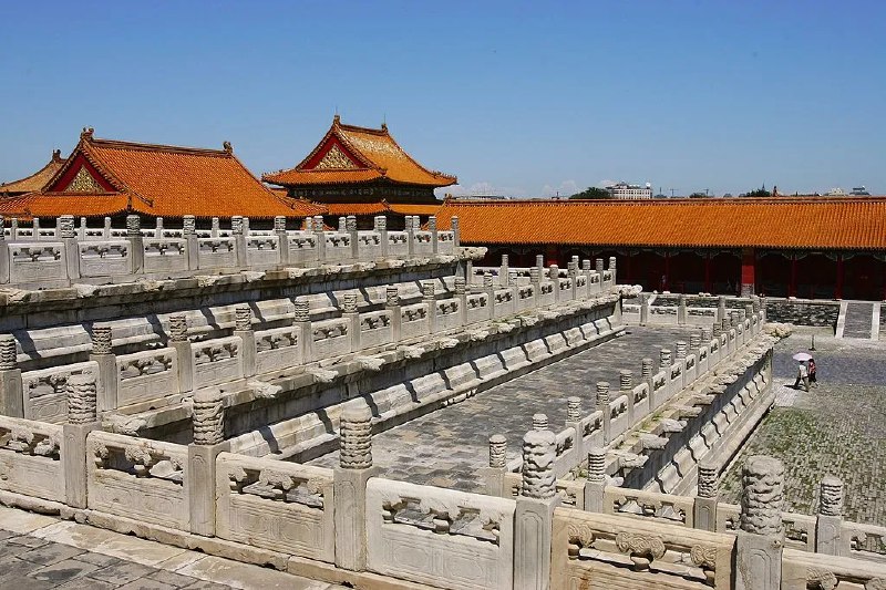 书评：为何张戎认为慈禧是开启现代中国的皇太后？