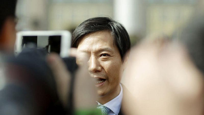 小米将手机行业推向“历史性抉择”