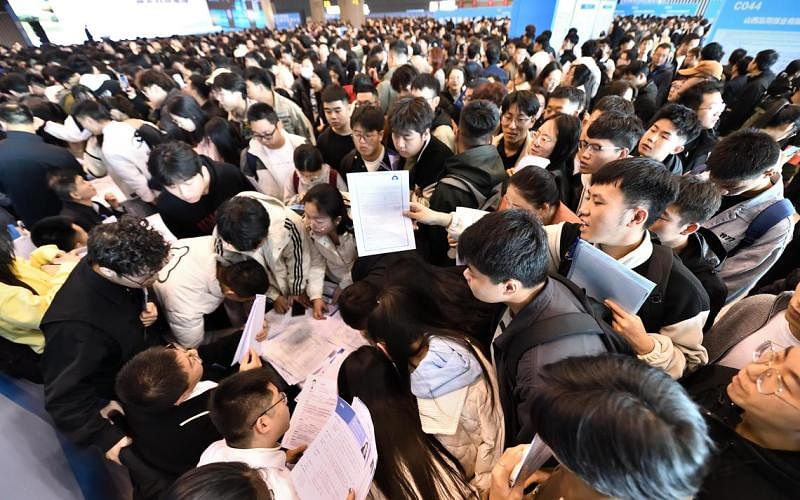 下午察：疫情班毕业生尚未走出三年疫情？