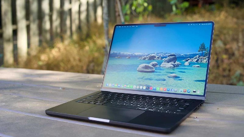 平價 MacBook 定檔 2026 上半年？強過 M1 的 iPhone 晶片搭配比 Air 小的「低階 LCD 螢幕」