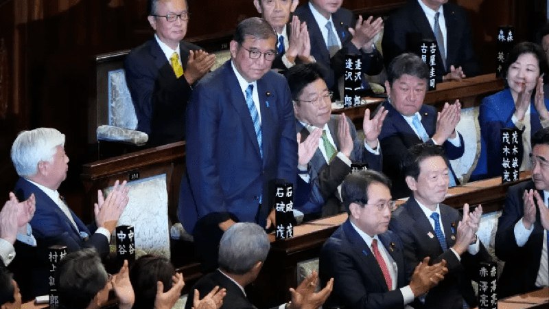 日本首相石破茂在议会选举中胜出，领导少数派政府