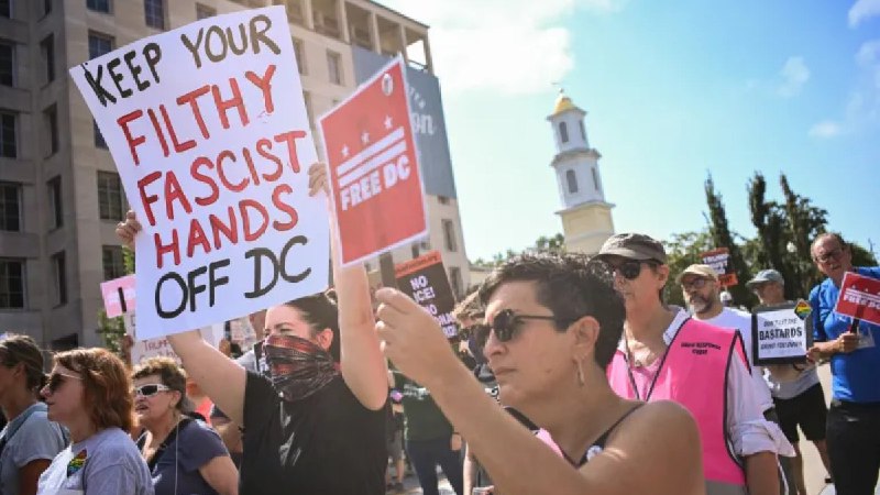 特朗普表示将在华盛顿特区部署美国国民警卫队