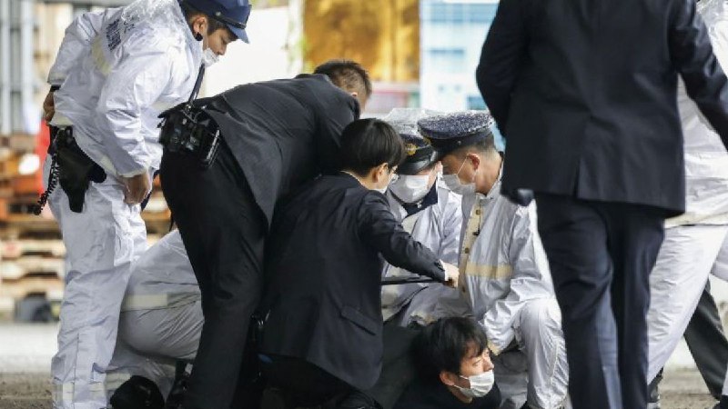 向日本前首相岸田文雄投掷管状炸弹的男子被判处10年监禁