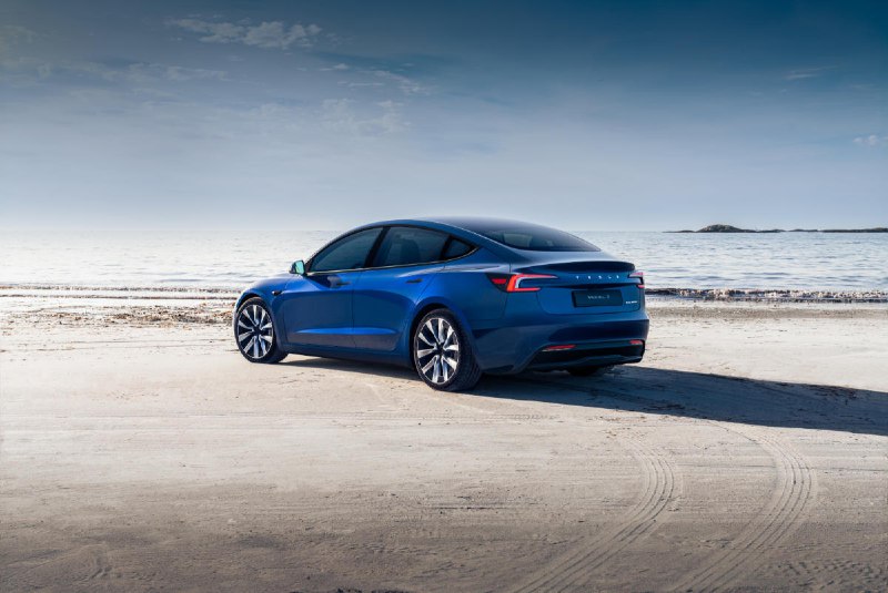 Tesla 無人駕駛的士，8 月 8 日正式發表