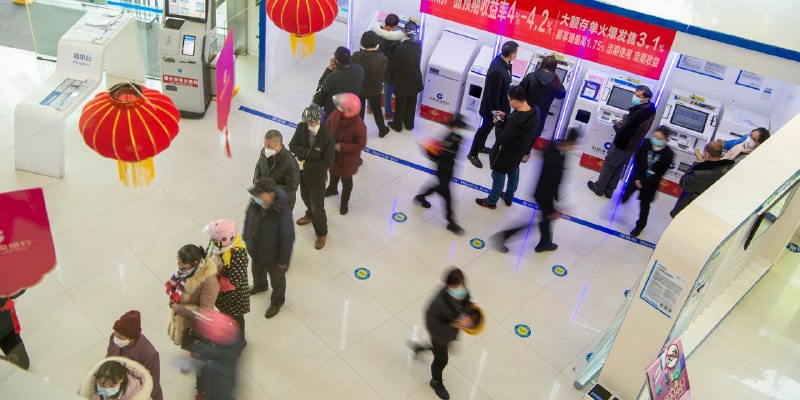 中国消费者因信心受挫积攒现金