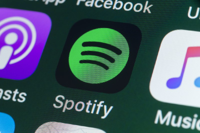 Spotify 指控 Apple 利用「不公平優勢」打擊其剛起步的有聲書業務