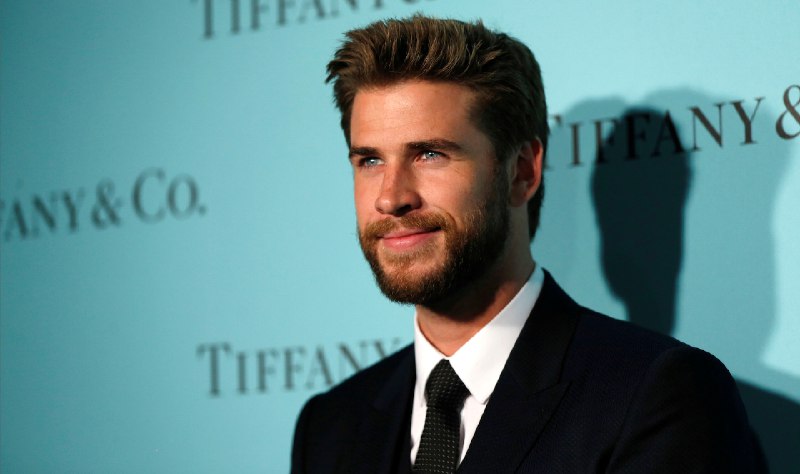 Liam Hemsworth 將接替 Henry Cavill 在《獵魔士》第四季中扮演傑洛特 - Engadget 中文版