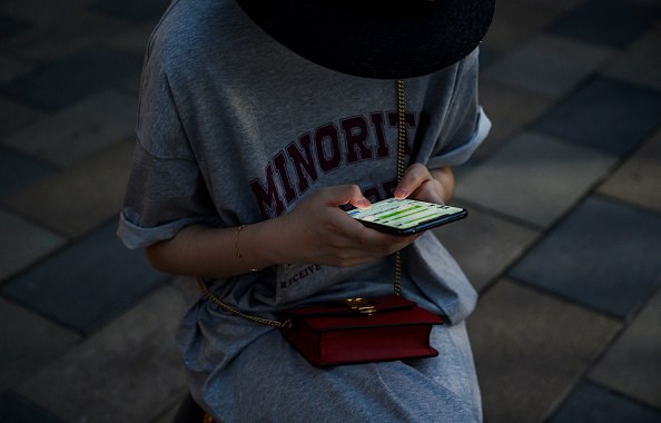 女研究生休学生子，争议背后的软阶层焦虑