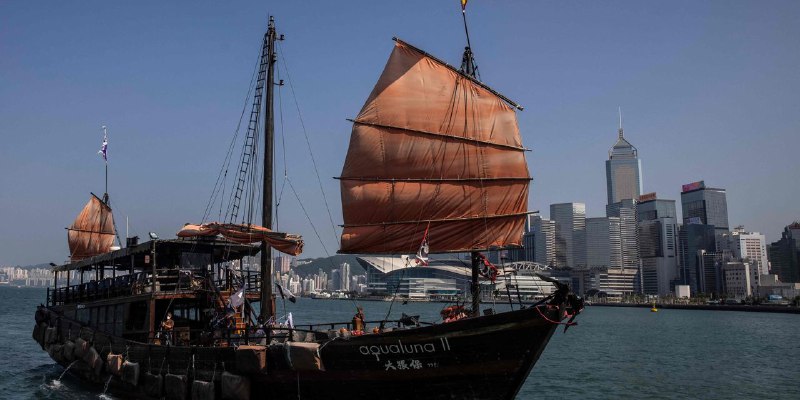 香港股市飙升，受有关中国将重新开放的传闻推动
