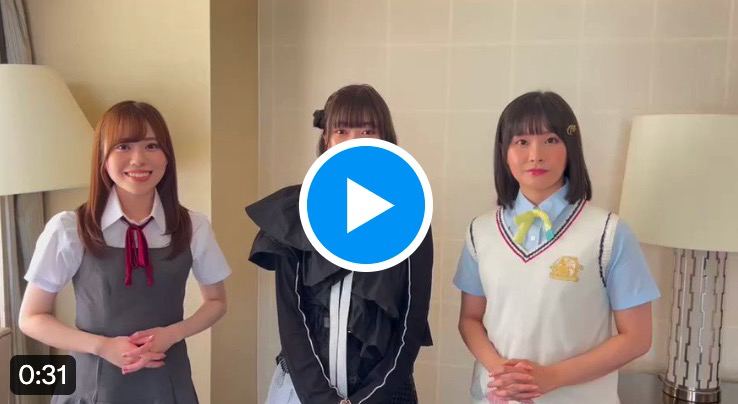 她终于不是播放按钮小姐了，你看她笑得多开心啊